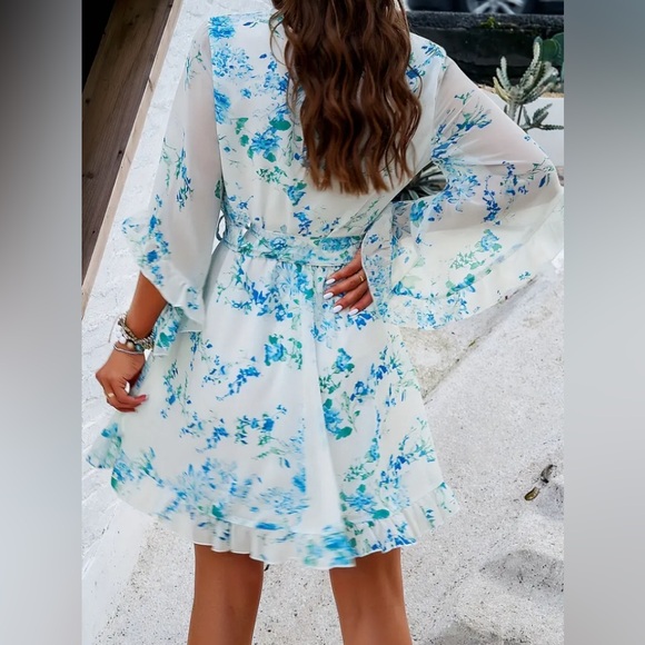 Floral V-Neck Belted Summer Dress - Picture 4 of 6